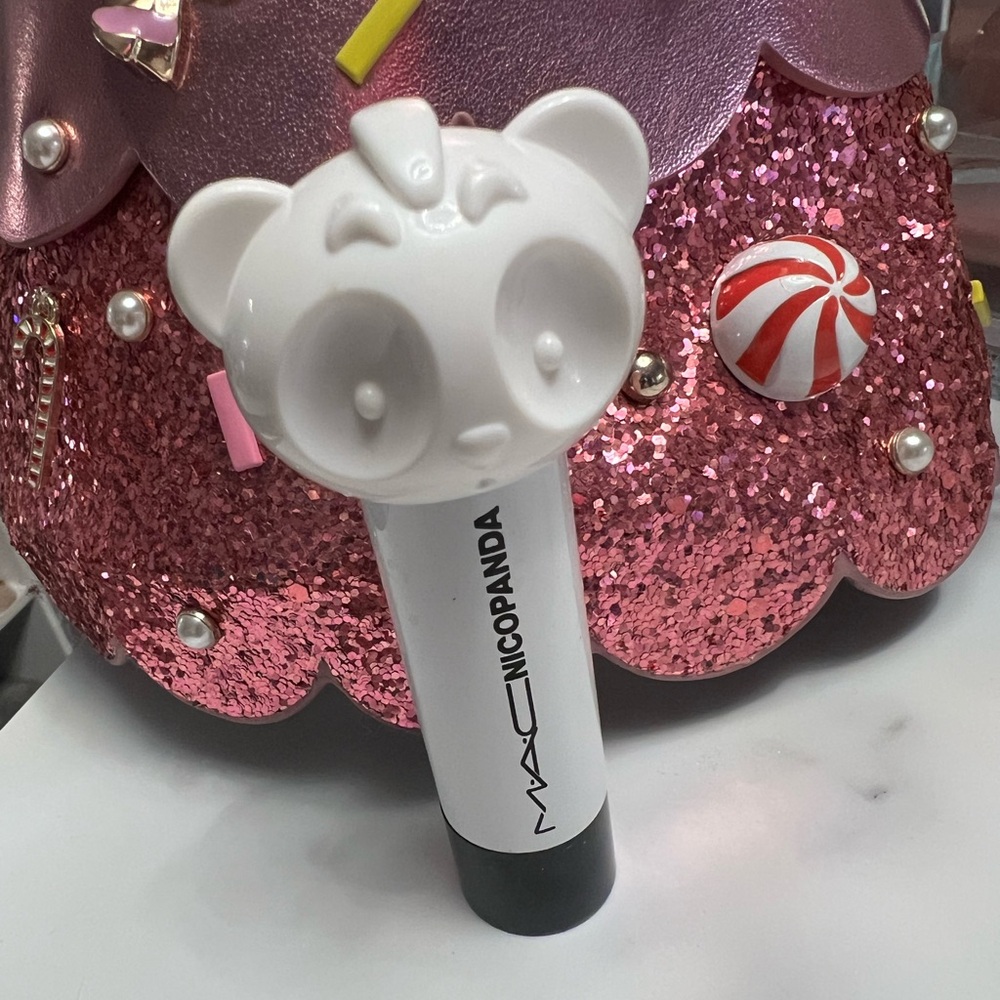 MAC Nicopanda Lipstick in Pink Off
